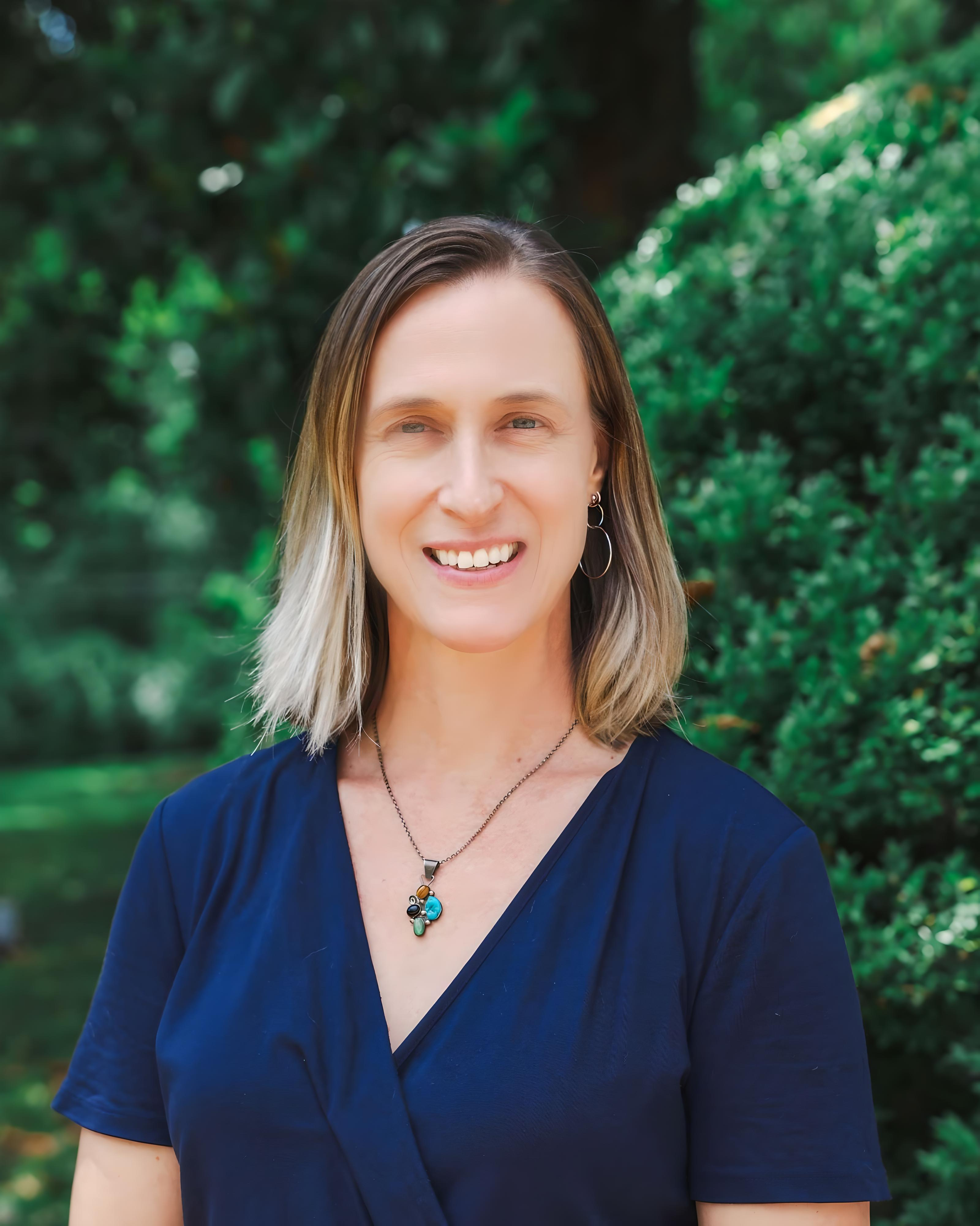 Image of Lesley Tomaszewski